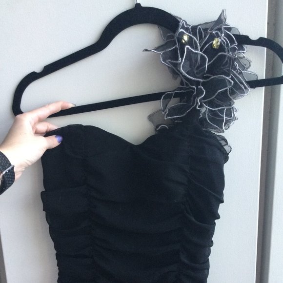 Little black mini dress - Picture 1 of 2